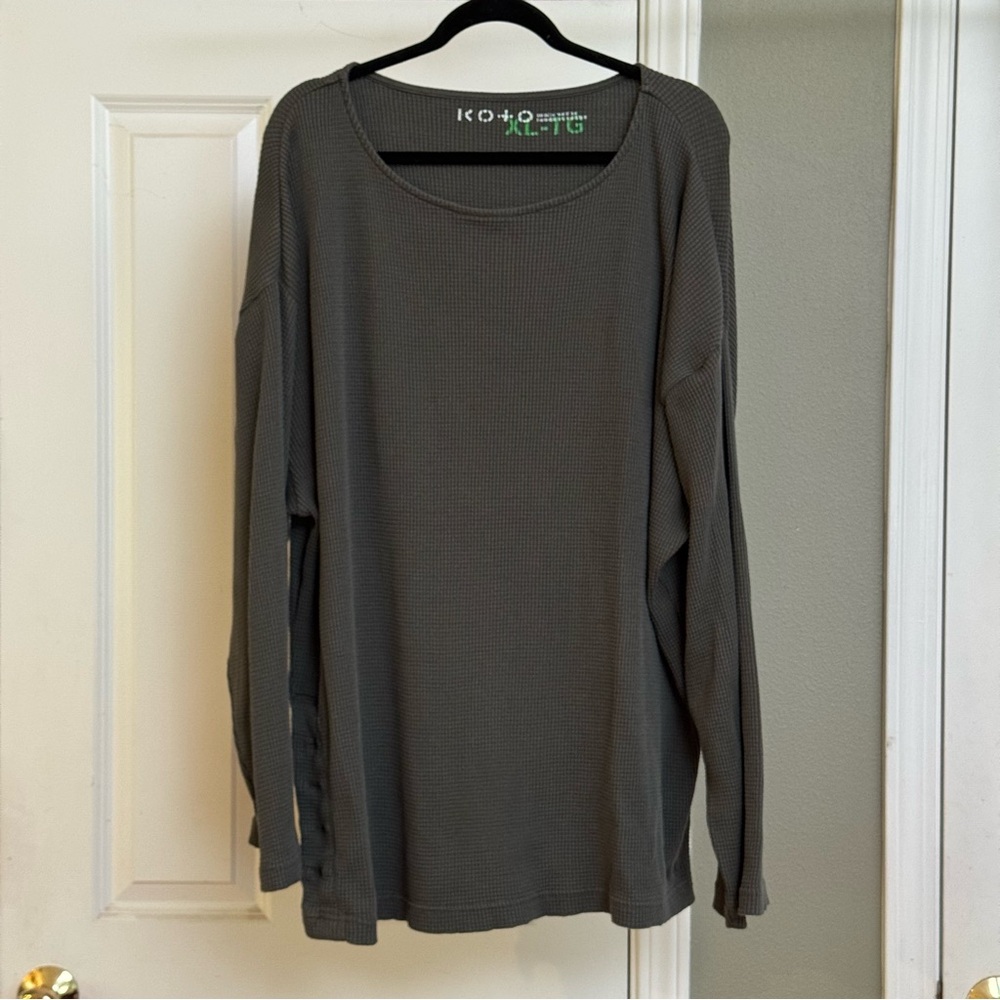 Koto Oversized Waffle Long Sleeve Shirt in Dark Gray, Size XL